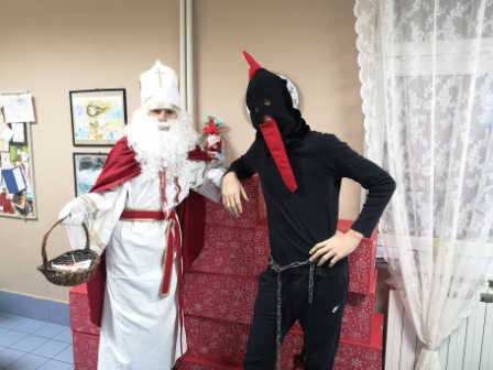 Posjet Svetog Nikole i Krampusa OŠ Dežanovac